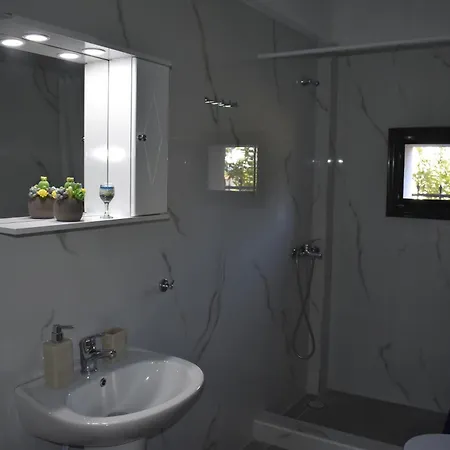 Irina's Apartamento Psakoudia